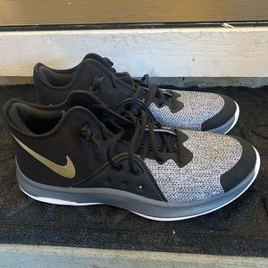 NIKE Air Versitile 3 Black Metallic men’s size 12